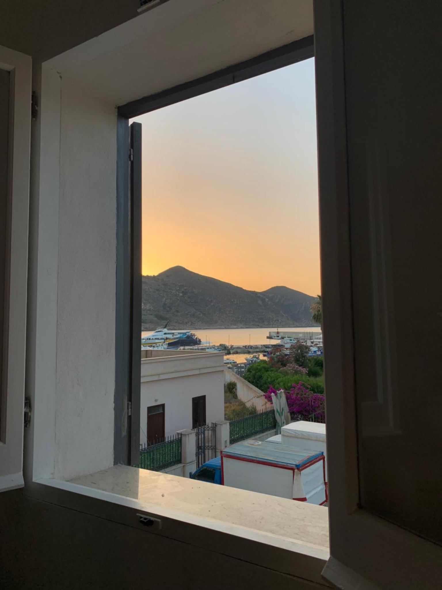 Appartamento LiboMarì — Vista sul porto al tramonto